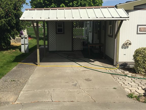 CARPORT AREA 