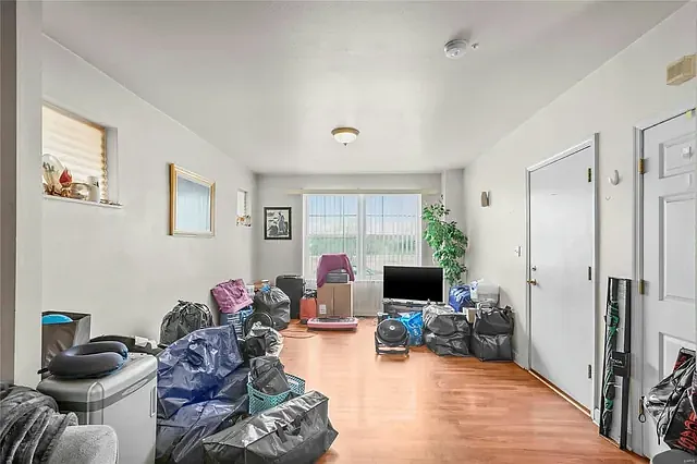 3 bed, $1,000 — Photo 4