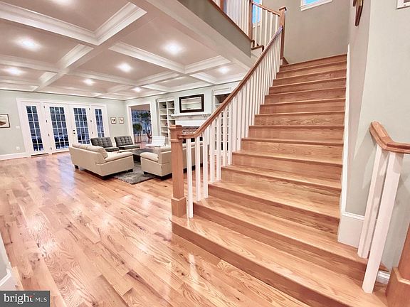 5th image of 1905 Macarthur Dr