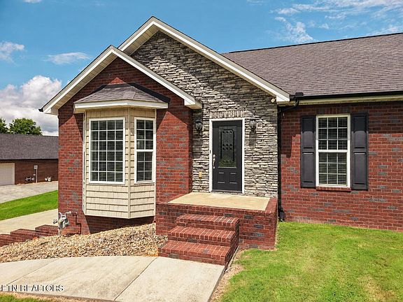 3rd image of 3038 Waters Edge Dr