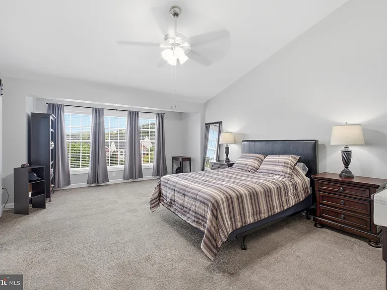 8439 Kirby Lionsdale Dr — Photo 8