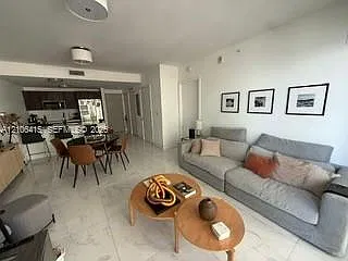 Aria On The Bay Condo — Photo 2
