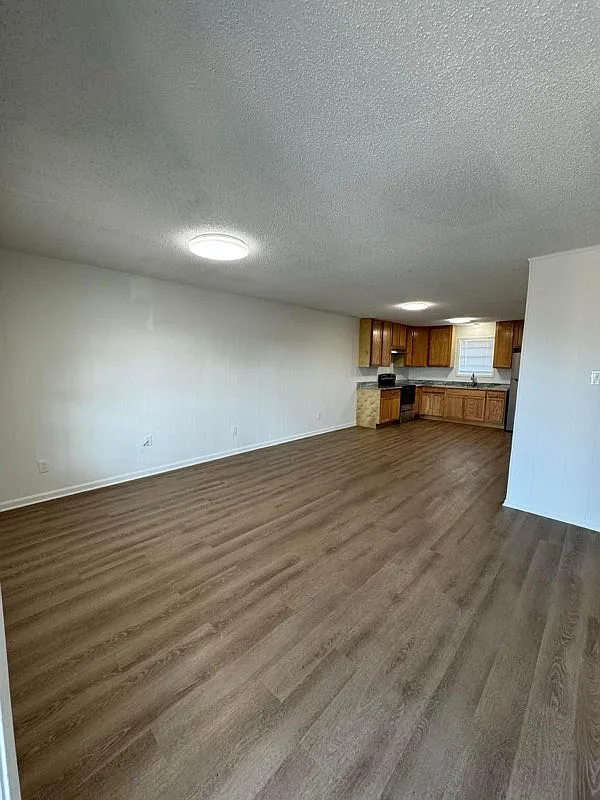 100 Cheyenne Dr — Photo 2