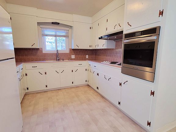 4th image of 1031 Dale Ave #1033