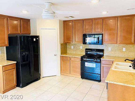 3rd image of 599 Port Talbot Ave