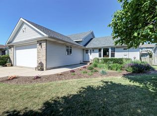 759 Hedge Dr, Dekalb, IL 60115