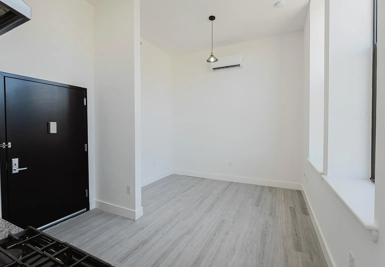 Studio, $1,431 — Photo 4