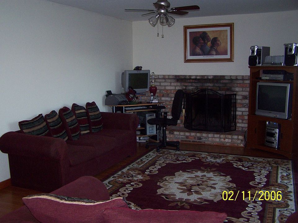2nd image of 28 Orinda Cir