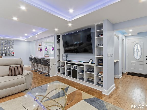 4th image of 589 Racebrook Road