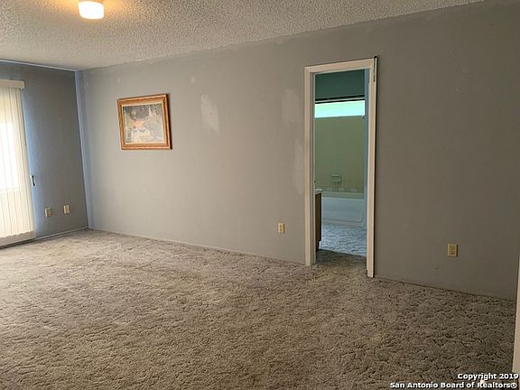 5th image of 2926 Timber View Dr