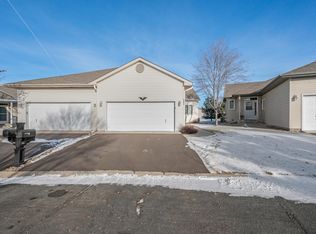 745 Regent Dr, Shakopee, MN 55379