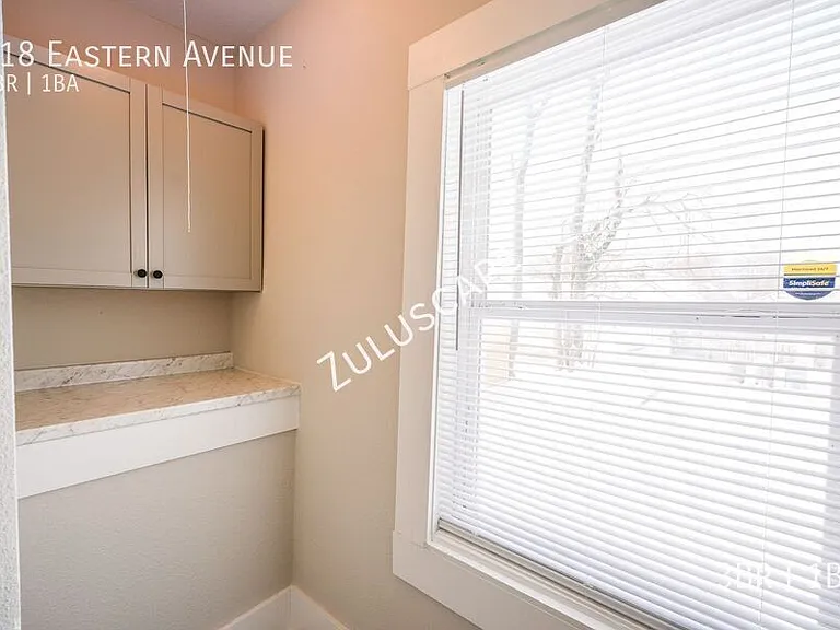 418 Eastern Ave — Photo 8