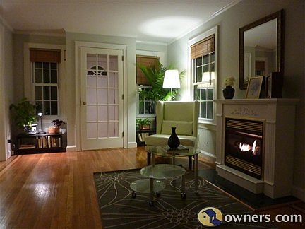 Living Room - Gas Fireplace