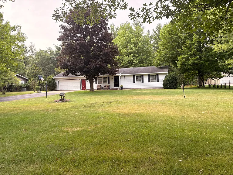 5570 Victorian Way — Photo 1