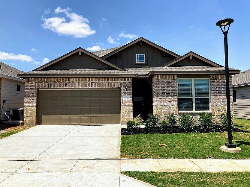 1st image of 304 Rebecca Ln