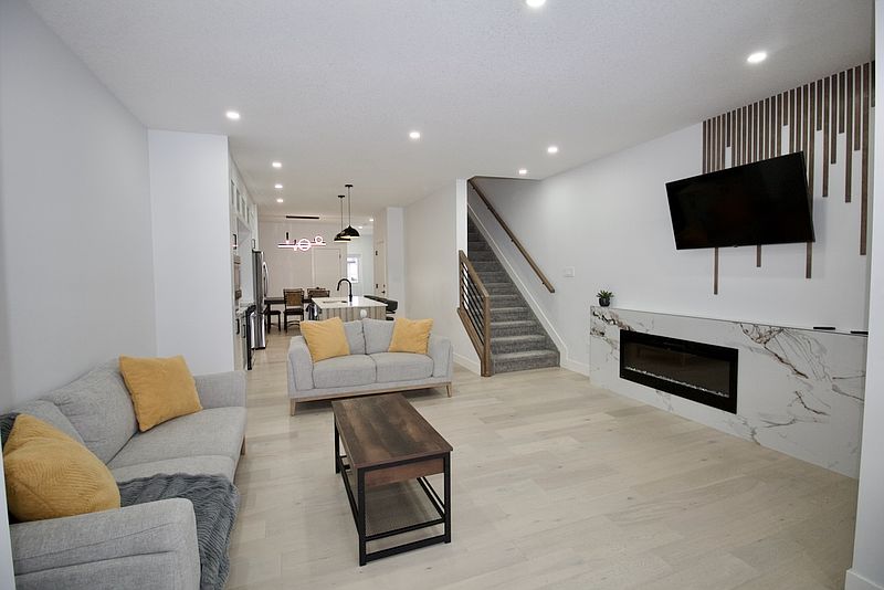 Edmonton House for rent - 4 Bedrooms — photo 2