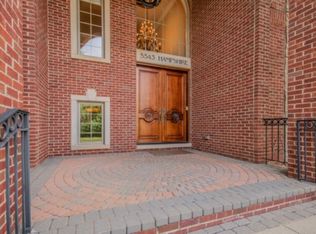 5543 Hampshire Dr, West Bloomfield, MI
