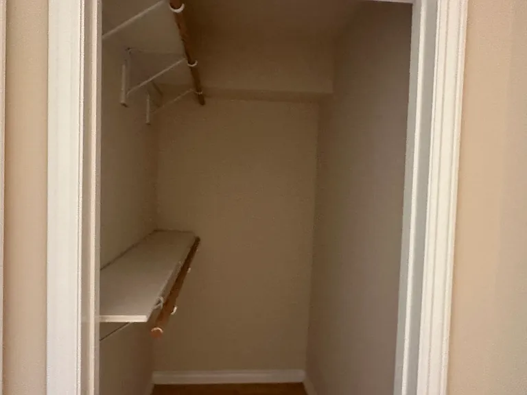 924 Estelle Ave #E — Photo 7