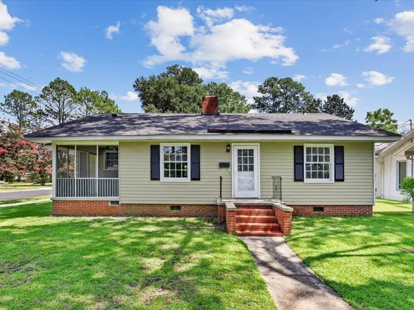 1001 S 2nd St, Smithfield, NC 27577