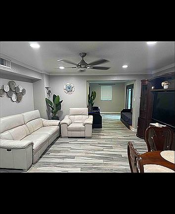 2nd image of 15020 Lake Magdalene Blvd