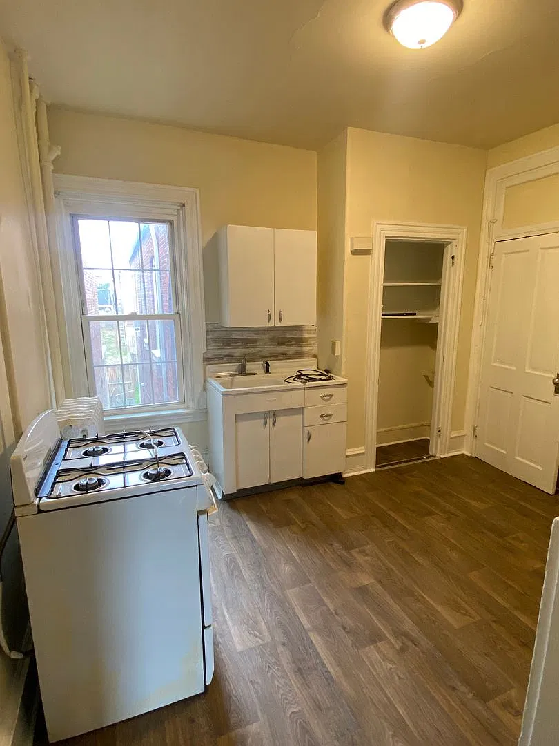205 W. King Street — Photo 3