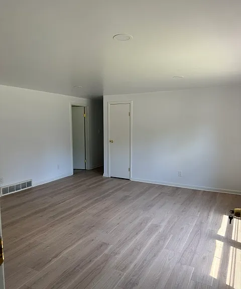 16 Brittany Dr #1 — Photo 2