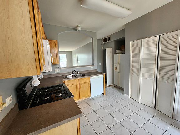 4th image of 149 N Waters Edge Dr APT D