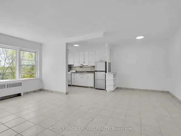 917 Hamilton Rd #20, London, ON N5Z 1W3
