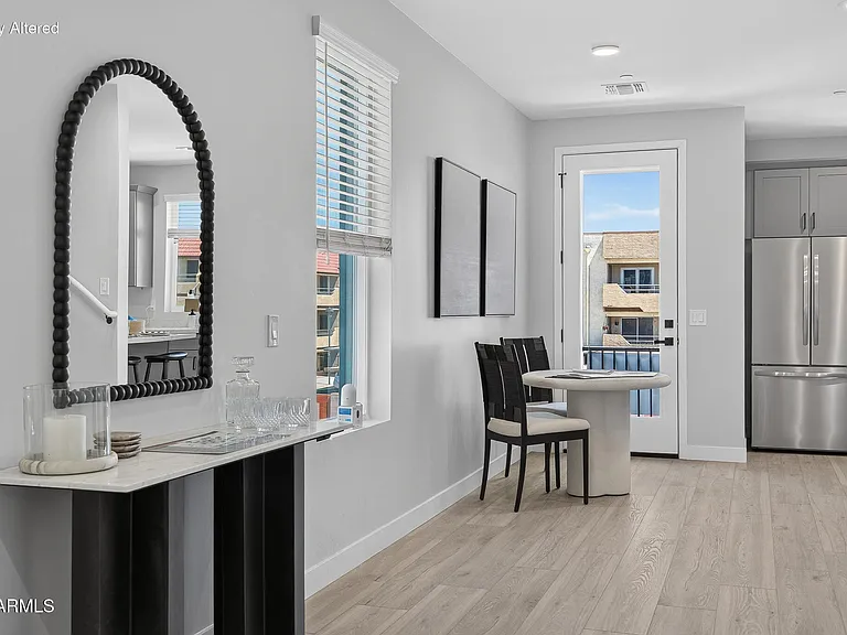 2601 E Clarendon Ave #3 — Photo 9