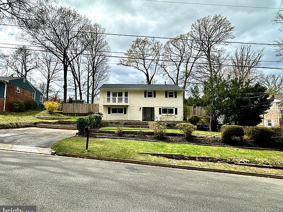 3rd image of 5910 Brookview Dr
