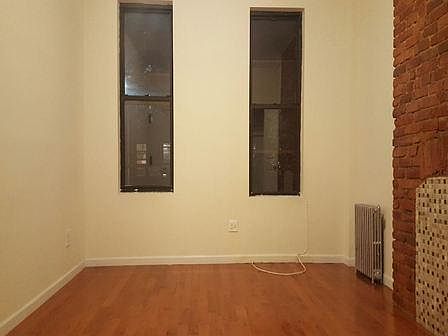 2nd image of 216 Stanhope St