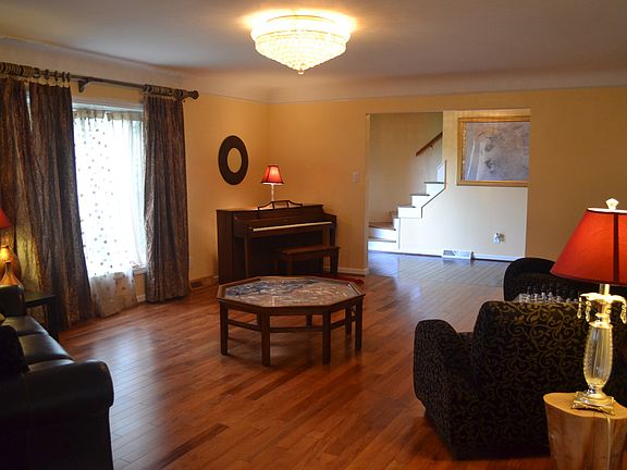 5th image of 3135 Longmeadow Ln