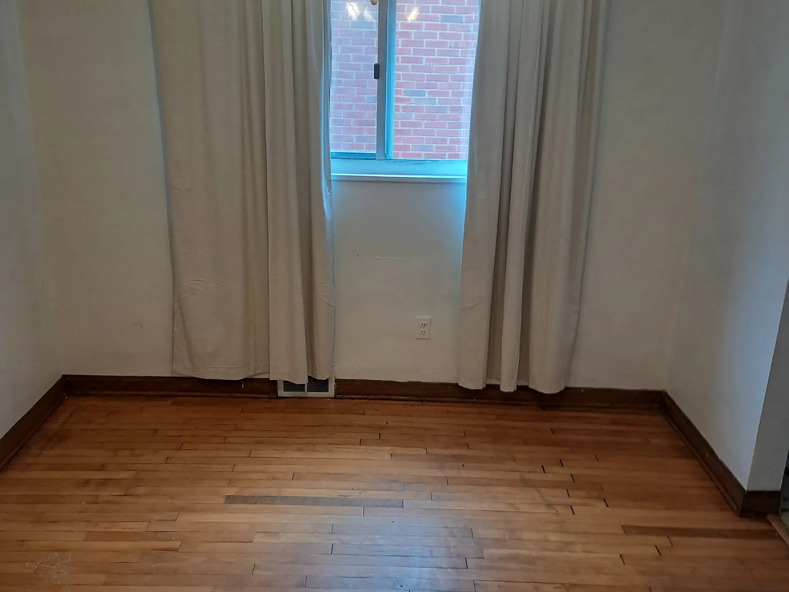 2 bed, 2028 sqft, $1,295 — Photo 2