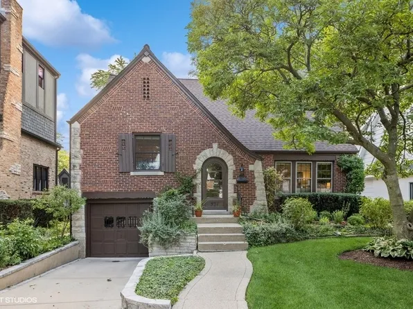 521 S Madison Ave, La Grange, IL 60525