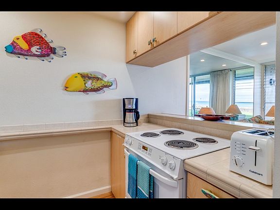 2nd image of 3741 Lower Honoapiilani Rd APT 112
