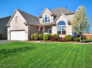 2888 Leonard Ln, North Aurora, IL 60542