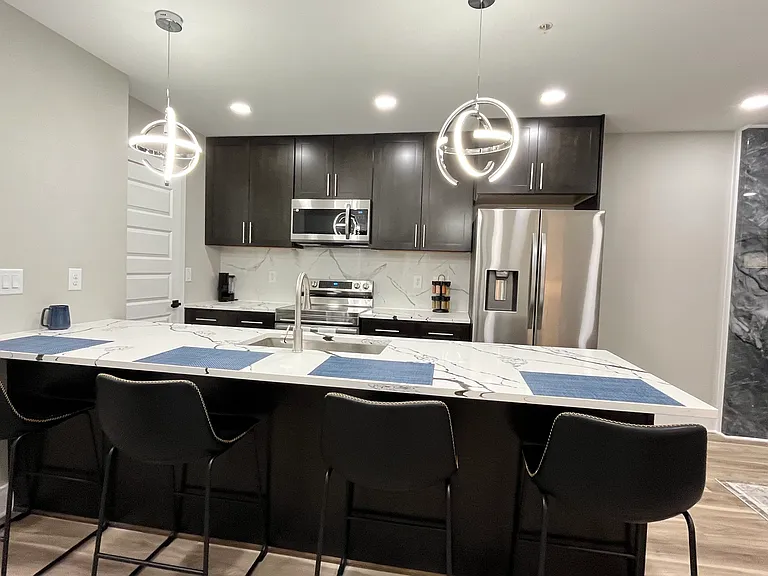 The Tucker Luxury Apartments — Photo 23