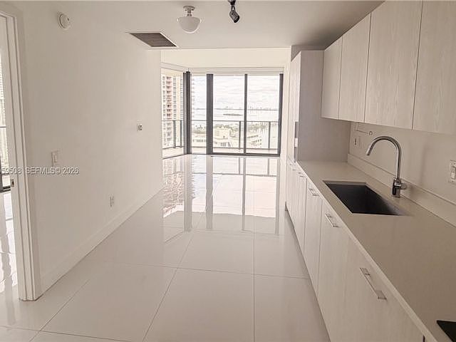 1st image of 501 NE 31st St Unit 1701