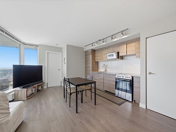 5th image of 488 SW Marine Dr #2703