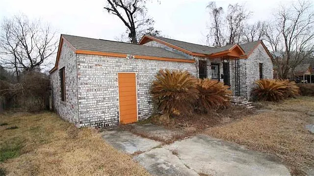 4 bed, 1.0 bath, 1500 sqft, $1,500 — Photo 2