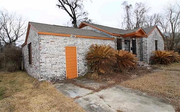 2nd image of 4849 Oaklon Ave