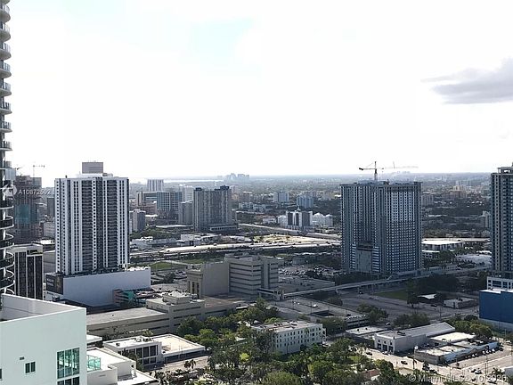 5th image of 1900 N Bayshore Dr APT 4105