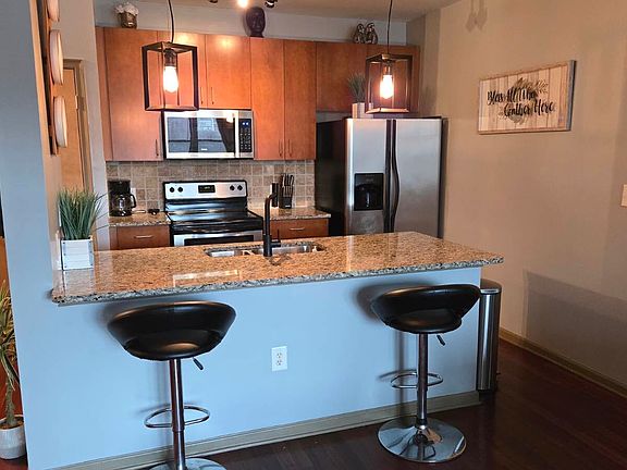 3rd image of 898 Oak St SW Unit 3314