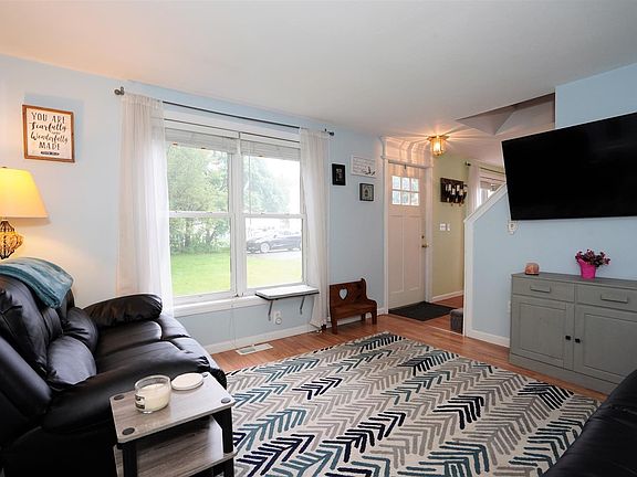 3rd image of 22 Fowell Ave