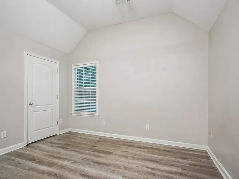 8116 Fleets Run Dr — Photo 12