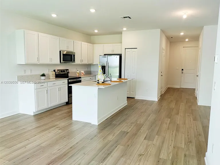 654 SE Lake Falls St #654 — Photo 7