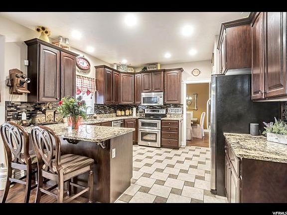 5th image of 3941 S Lake Vista Dr