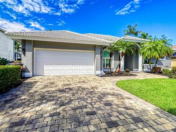 3rd image of 9813 Mar Largo Cir