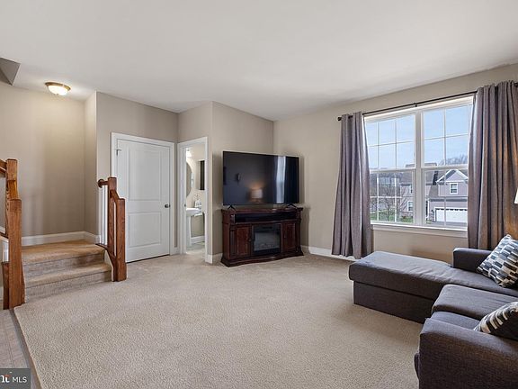 5th image of 1302 Carrick Ct