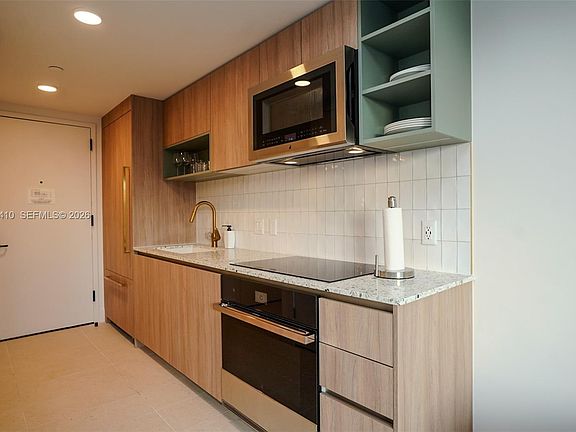 3rd image of 601 NE 1st Ave Unit 3507